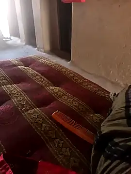 Snapshot of hairipussy2 chatting on 02.05.25 hairipussy2 online show from 02.05.25