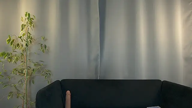 Snapshot of weshycouple chatting on 03.15.25 weshycouple online show from 03.15.25