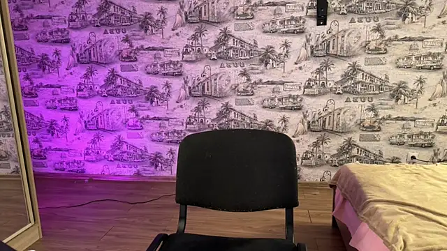 Snapshot of weshycouple chatting on 09.25.25 weshycouple online show from 09.25.25