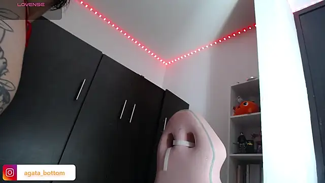 NewAgatha Bolton online show from 03.01.25