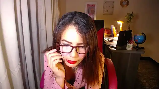 Snapshot of danielle_rose_1 chatting on 03.05.26 danielle rose 1 online show from 03.05.26