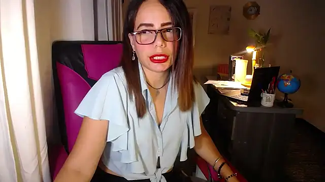 Snapshot of danielle_rose_1 chatting on 04.10.26 danielle rose 1 online show from 04.10.26