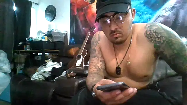 Snapshot of Antoniothedon chatting on 12.14.25 Antoniothedon online show from 12.14.25