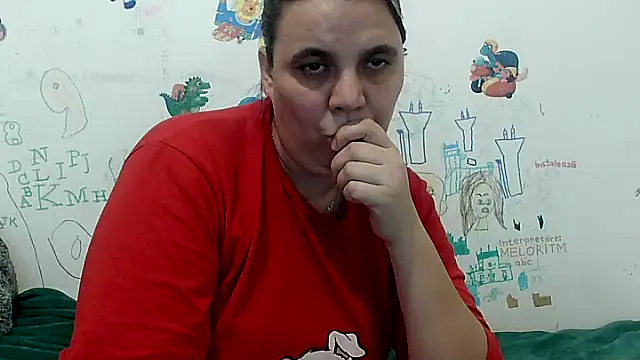 Snapshot of VixenBya chatting on 01.18.25 VixenBya online show from 01.18.25