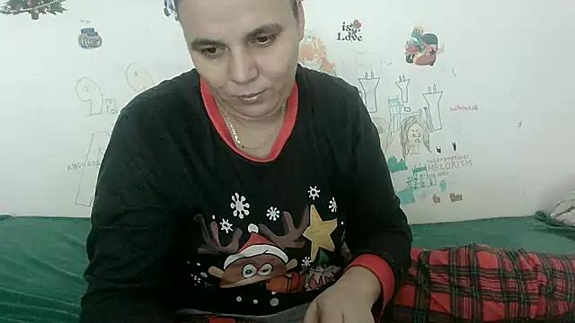 Snapshot of VixenBya chatting on 01.24.25 VixenBya online show from 01.24.25