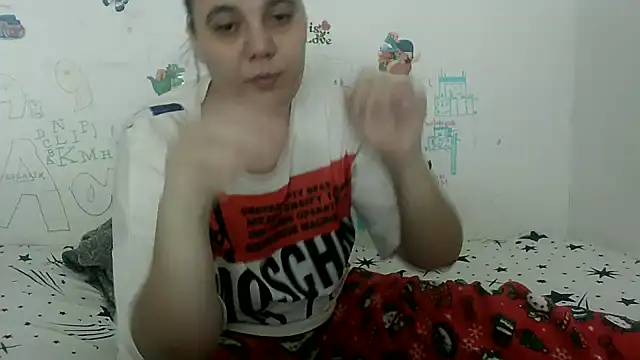 Snapshot of VixenBya chatting on 02.08.25 VixenBya online show from 02.08.25