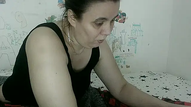 Snapshot of VixenBya chatting on 02.15.25 VixenBya online show from 02.15.25