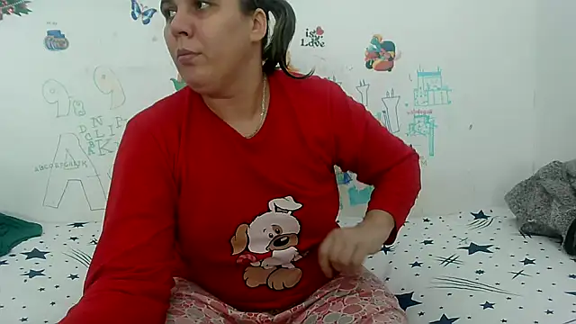 Snapshot of VixenBya chatting on 02.21.25 VixenBya online show from 02.21.25