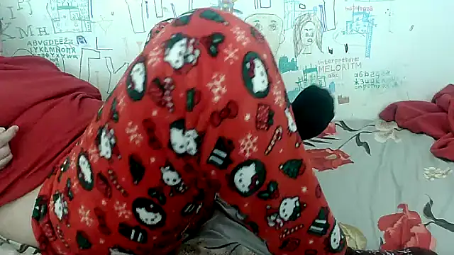 Snapshot of VixenBya chatting on 03.07.25 VixenBya online show from 03.07.25