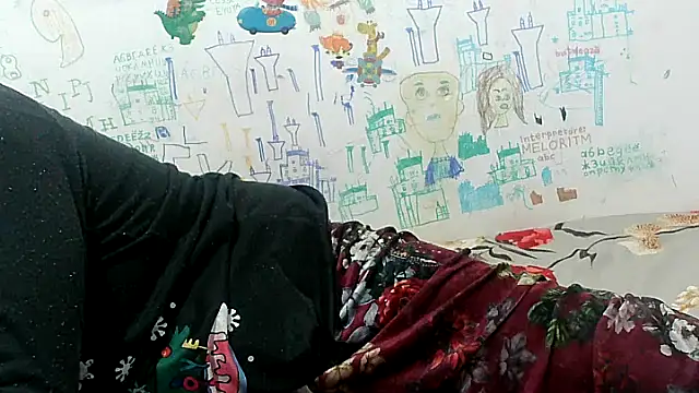 Snapshot of VixenBya chatting on 03.14.25 VixenBya online show from 03.14.25