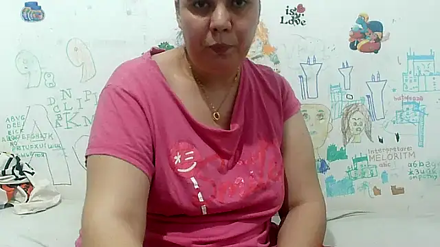 Snapshot of VixenBya chatting on 03.21.25 VixenBya online show from 03.21.25