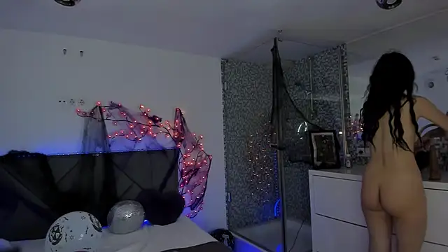 CassieEvans online show from 10.27.25