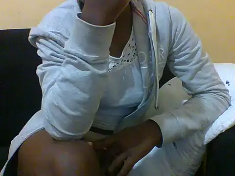 Snapshot of ebonyvalleria1 chatting on 10.29.25 ebonyvalleria1 online show from 10.29.25