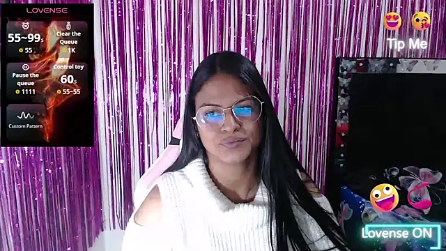 SweetAlmaa online show from 04.07.26