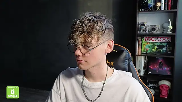 Keytaro online show from 11.20.25