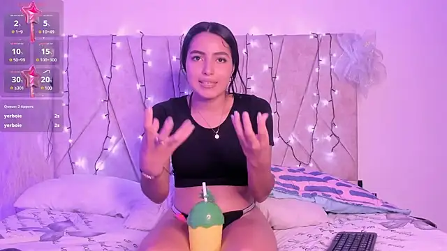 Snapshot of Kaela18 chatting on 12.07.24 Kaela18 online show from 12.07.24