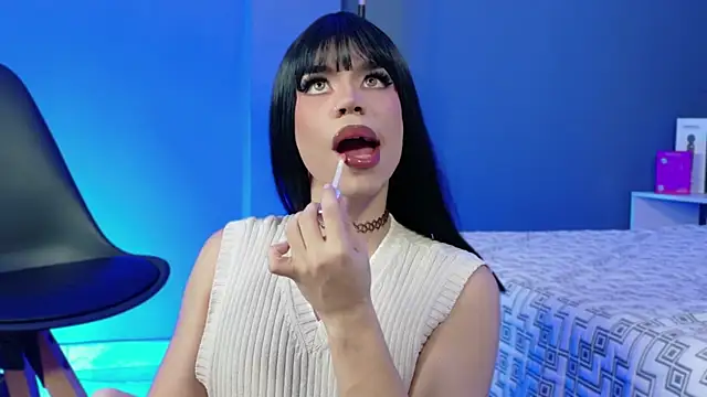 Snapshot of LucyGiraldo chatting on 09.08.25 LucyGiraldo online show from 09.08.25