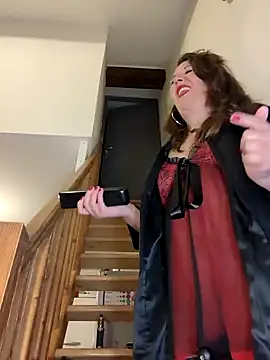 Snapshot of Candy-Desire chatting on 12.17.24 Candy-Desire online show from 12.17.24