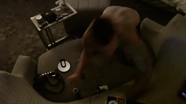 UnCuTupTheBuTT online show from 10.05.25