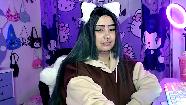 lussyevans24 online show from 10.23.25