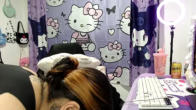 lussyevans24 online show from 11.23.25