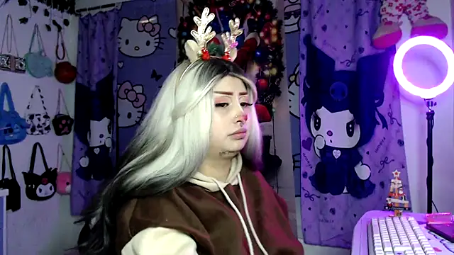 lussyevans24 online show from 12.22.25