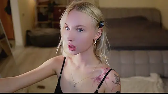 blondy room online show from 09.24.25