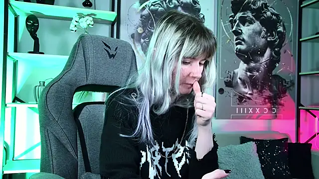 LexiWenford online show from 04.08.26