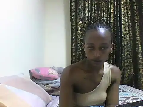 Snapshot of Petite_doll20 chatting on 01.08.26 Petite doll20 online show from 01.08.26