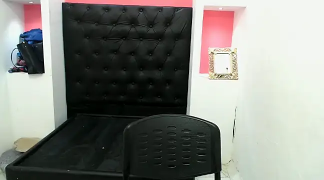 Snapshot of Dona_Tela chatting on 12.13.24 Dona Tela online show from 12.13.24