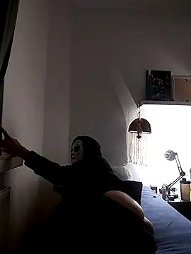 Dennis 2024 online show from 01.03.25