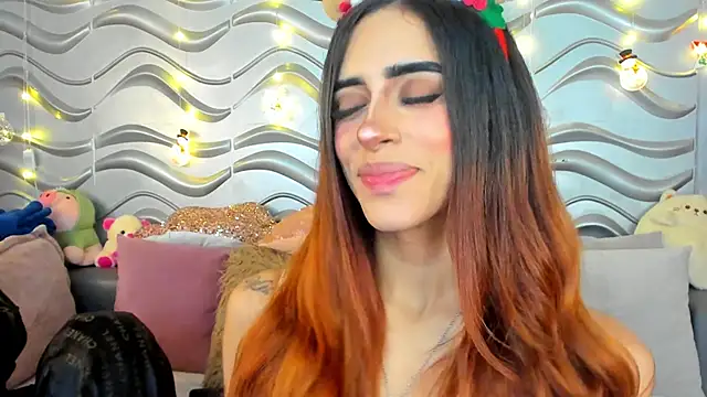 Snapshot of StormiRusso chatting on 12.17.24 StormiRusso online show from 12.17.24