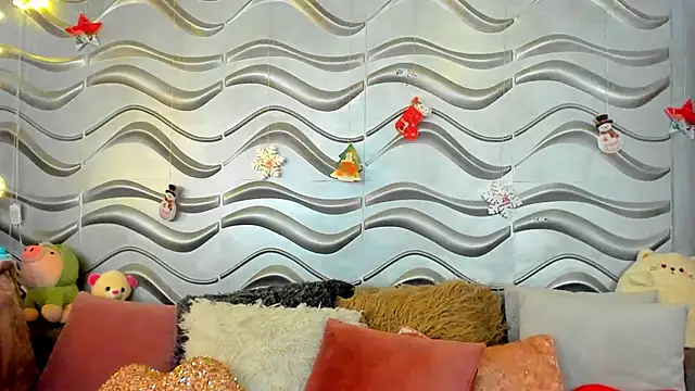 Snapshot of StormiRusso chatting on 12.22.24 StormiRusso online show from 12.22.24