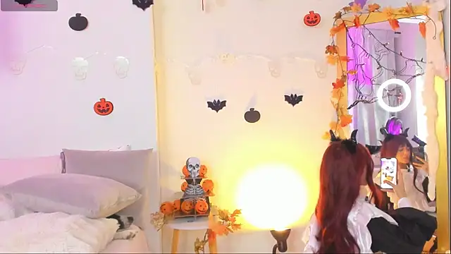 Snapshot of StormiRusso chatting on 11.01.25 StormiRusso online show from 11.01.25