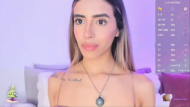 Snapshot of StormiRusso chatting on 12.14.25 StormiRusso online show from 12.14.25