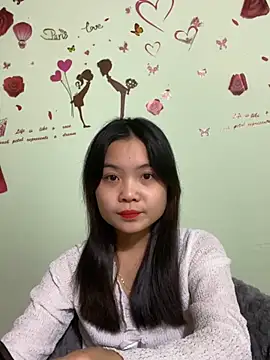 Maeve2k5 online show from 12.25.24