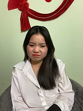 Maeve2k5 online show from 01.18.25