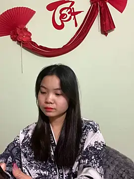 Maeve2k5 online show from 01.20.25