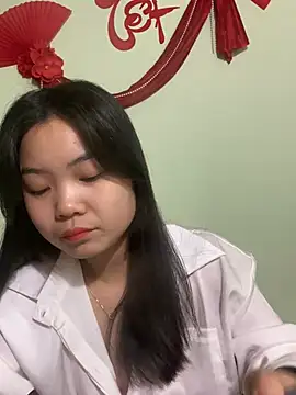 Maeve2k5 online show from 01.22.25