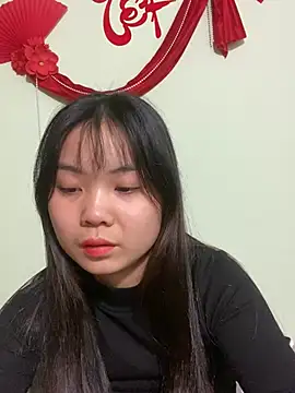 Maeve2k5 online show from 02.12.25