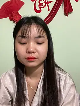 Maeve2k5 online show from 02.14.25