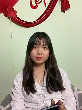 Maeve2k5 online show from 02.17.25