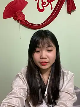 Maeve2k5 online show from 02.20.25