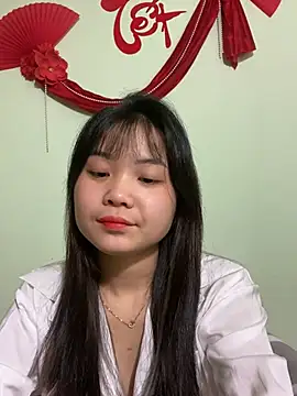 Maeve2k5 online show from 02.25.25