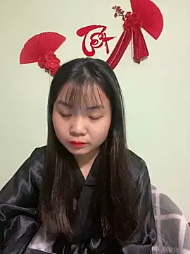 Maeve2k5 online show from 03.17.25