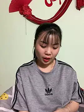 Maeve2k5 online show from 03.20.25