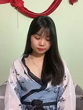 Maeve2k5 online show from 03.21.25