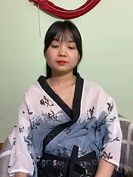 Maeve2k5 online show from 03.21.25