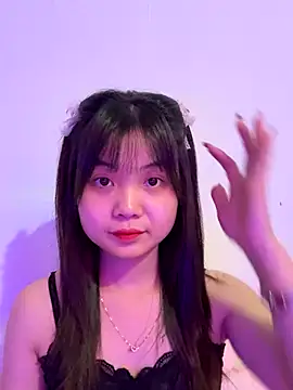 Maeve2k5 online show from 09.13.25