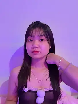 Maeve2k5 online show from 09.13.25